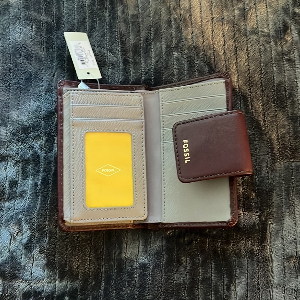 Fossil Wallet - Picture 3 of 5